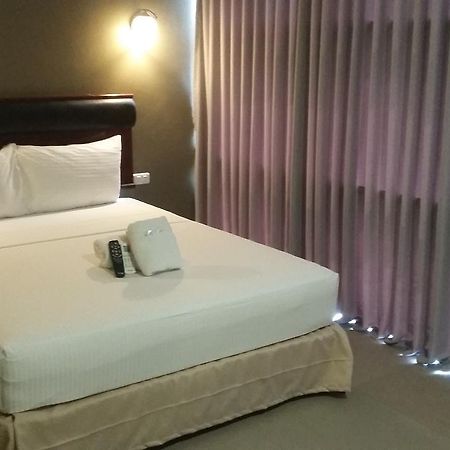 Win Hotel & Casino Talisay  Zewnętrze zdjęcie